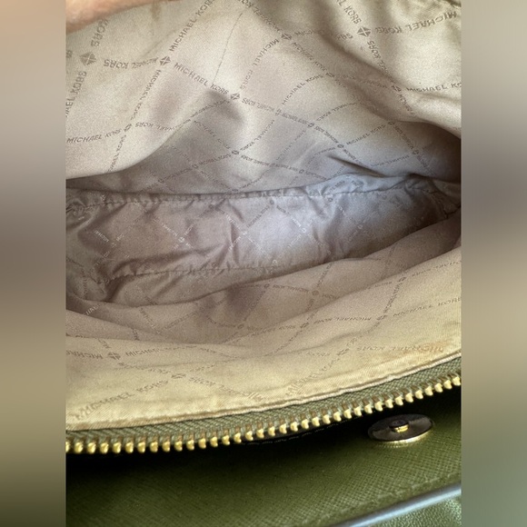 Michael Kors Savannah Satchel olive green leather bag with wallet/wristlet. Set - Picture 3 of 16